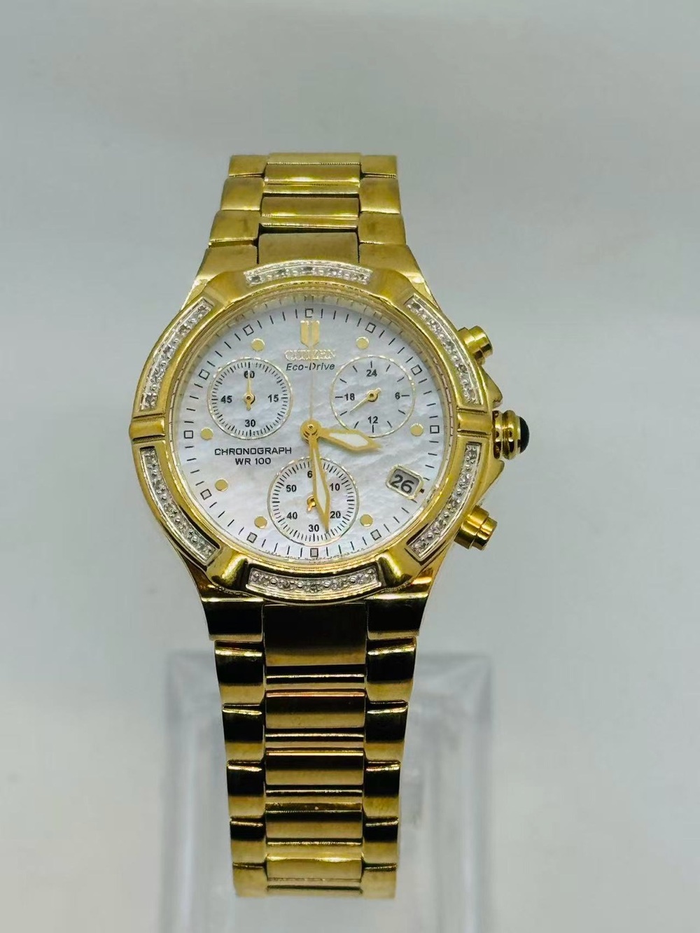 Citizen Eco-Drive Women’s Watch Mother of Pearl Gold Tone Chronograph 31mm Runs